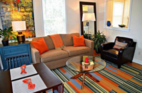 Summit 2 - Luxe Apartment in Unique Historic Building